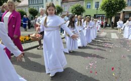 Procesja Bożego Ciała. Parafia pw. Podwyższenia Krzyża Świętego w Działdowie
