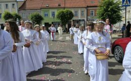 Procesja Bożego Ciała. Parafia pw. Podwyższenia Krzyża Świętego w Działdowie