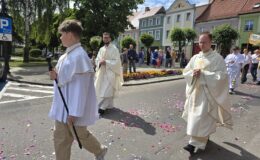 Procesja Bożego Ciała. Parafia pw. Podwyższenia Krzyża Świętego w Działdowie