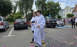 Procesja Bożego Ciała. Parafia pw. Podwyższenia Krzyża Świętego w Działdowie