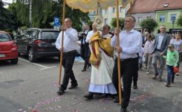 Procesja Bożego Ciała. Parafia pw. Podwyższenia Krzyża Świętego w Działdowie