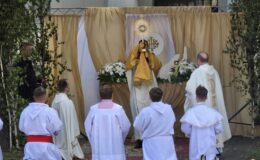 Procesja Bożego Ciała. Parafia pw. Podwyższenia Krzyża Świętego w Działdowie