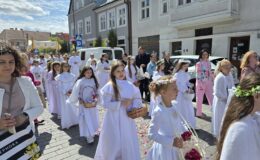 Procesja Bożego Ciała. Parafia pw. Podwyższenia Krzyża Świętego w Działdowie