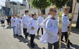 Procesja Bożego Ciała. Parafia pw. Podwyższenia Krzyża Świętego w Działdowie