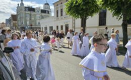 Procesja Bożego Ciała. Parafia pw. Podwyższenia Krzyża Świętego w Działdowie