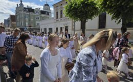 Procesja Bożego Ciała. Parafia pw. Podwyższenia Krzyża Świętego w Działdowie