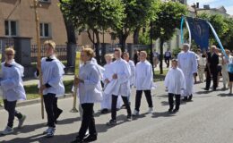 Procesja Bożego Ciała. Parafia pw. Podwyższenia Krzyża Świętego w Działdowie