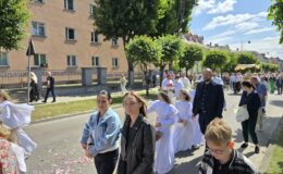 Procesja Bożego Ciała. Parafia pw. Podwyższenia Krzyża Świętego w Działdowie