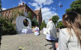 Procesja Bożego Ciała. Parafia pw. Podwyższenia Krzyża Świętego w Działdowie