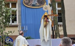 Procesja Bożego Ciała. Parafia pw. Podwyższenia Krzyża Świętego w Działdowie