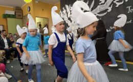 „Smerfy” pożegnały przedszkole