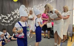 „Smerfy” pożegnały przedszkole