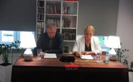„Teatr przy stoliku” – to było spotkanie z humorem i hipnozą