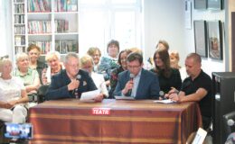 Co kryje się „Za drzwiami” wie Elżbieta Zakrzewska