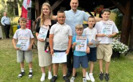 Uczniowie Art Music Szkoły Muzyki i Tańca powitali wakacje