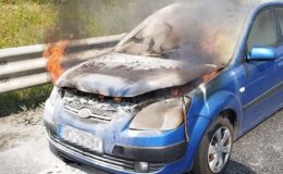 auto w płomieniach