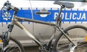 Rowerzysta "na promilach" policyjny radiowóz i rower /fot. policja
