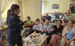 „Stop włamaniom do domów” – policjantki ostrzegają seniorów