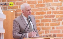 Burmistrz Grzegorz Mrowiński jednogłośnie z votum zaufania i absolutorium