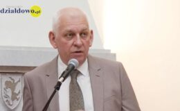 Burmistrz Grzegorz Mrowiński jednogłośnie z votum zaufania i absolutorium