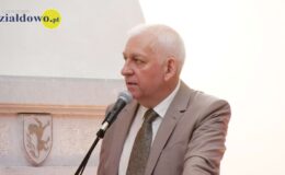 Burmistrz Grzegorz Mrowiński jednogłośnie z votum zaufania i absolutorium