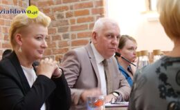 Burmistrz Grzegorz Mrowiński jednogłośnie z votum zaufania i absolutorium