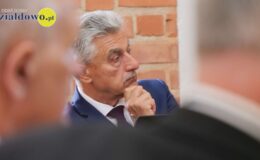 Burmistrz Grzegorz Mrowiński jednogłośnie z votum zaufania i absolutorium