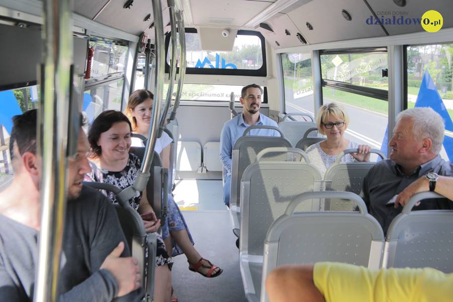 Równo 7 lat temu 16 lipca ruszyła DKM kadr z jady testowej, która odbyła się 13 lipca 2018 roku. Na zdjęciu widać osoby siedzące w autobusie / fot. Karol Wrombel