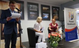 Marii Pakulnis i Renata Buczyńska na zakończenie XIII Powiatowych Wieczorów z Poezją i Prozą 2025