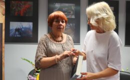 Marii Pakulnis i Renata Buczyńska na zakończenie XIII Powiatowych Wieczorów z Poezją i Prozą 2025