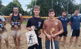 Mariusz Wiśniewski i Dawid Cichaczewski z Działdowa wygrali „BEACH VOLLEY 2025”