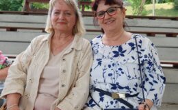 Poetka Alicja Ragucka i aktor Wojciech Wysocki na scenie