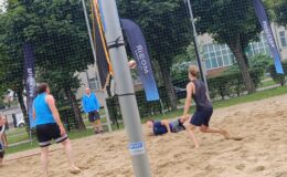 Mariusz Wiśniewski i Dawid Cichaczewski z Działdowa wygrali „BEACH VOLLEY 2025”