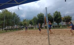 Mariusz Wiśniewski i Dawid Cichaczewski z Działdowa wygrali „BEACH VOLLEY 2025”