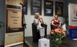Marii Pakulnis i Renata Buczyńska na zakończenie XIII Powiatowych Wieczorów z Poezją i Prozą 2025
