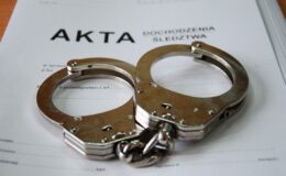 kajdanki /fot. policja