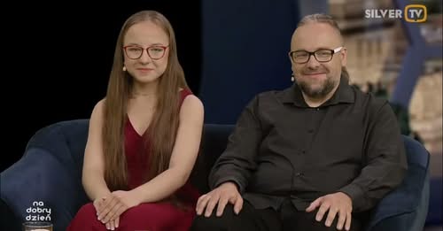 Paweł Stawiński, nauczyciel PSM w Działdowie w Silver TV kadr z wywiadu Pawła Stawińskiego i Poli Stawińskiej w Silvet TV