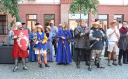 Turniej Rycerski na dziedzińcu zamkowym