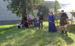 Turniej Rycerski na dziedzińcu zamkowym