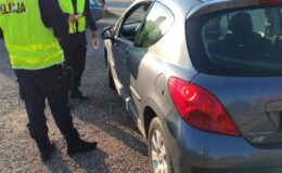 policjanci przeprowadzający działania Trzeźwość w powiecie działdowskim /fot. Policja