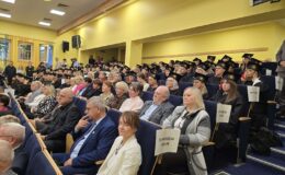 Dyplomatorium i czepkowanie absolwentów Wyższej Szkoły Gospodarki Kolegium Nauk Stosowanych Filii w Działdowie