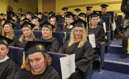 Dyplomatorium i czepkowanie absolwentów Wyższej Szkoły Gospodarki Kolegium Nauk Stosowanych Filii w Działdowie