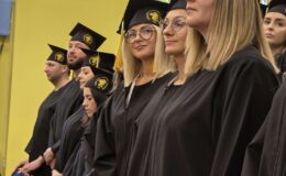 Dyplomatorium i czepkowanie absolwentów Wyższej Szkoły Gospodarki Kolegium Nauk Stosowanych Filii w Działdowie