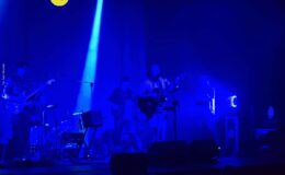 Hotelowe Piosenki – koncert Pawła Domagały w MDK w Działdowie