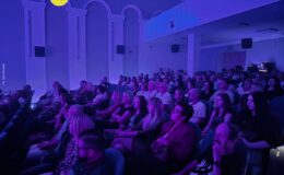 Hotelowe Piosenki – koncert Pawła Domagały w MDK w Działdowie