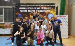 awodnicy KS Kowalkowski Fight Club Działdowo wraz z trenerem Adrianem Kowalkowskim