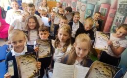 W Szkole Podstawowej nr 3 odbyło się wyjątkowe wydarzenie – Pasowanie na Czytelnika Biblioteki Szkolnej