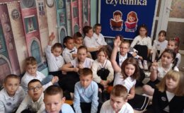 W Szkole Podstawowej nr 3 odbyło się wyjątkowe wydarzenie – Pasowanie na Czytelnika Biblioteki Szkolnej