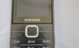 telefon komórkowy