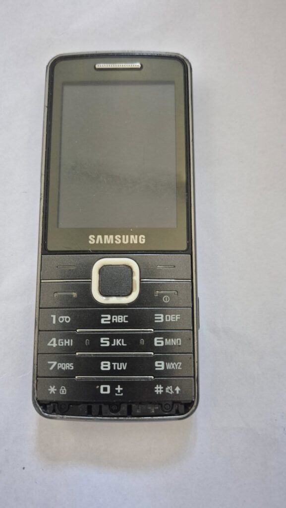 Kto zgubił telefon? telefon komórkowy